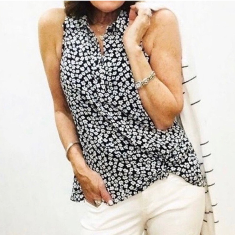Cabi Black and White Floral Befriend Sleeveless Collared Blouse Peplum Hem Sz M